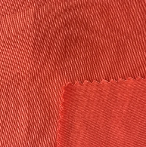 Блестящая Высококачественная вискозная атласная ткань 120D * 30S/47*32 136gsm 50% Тенсел 50% для одежды