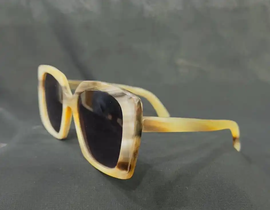 Natural Buffalo Horn Spectacle From for Opticians & Manufacturers in Round Shape Light Brown Colour