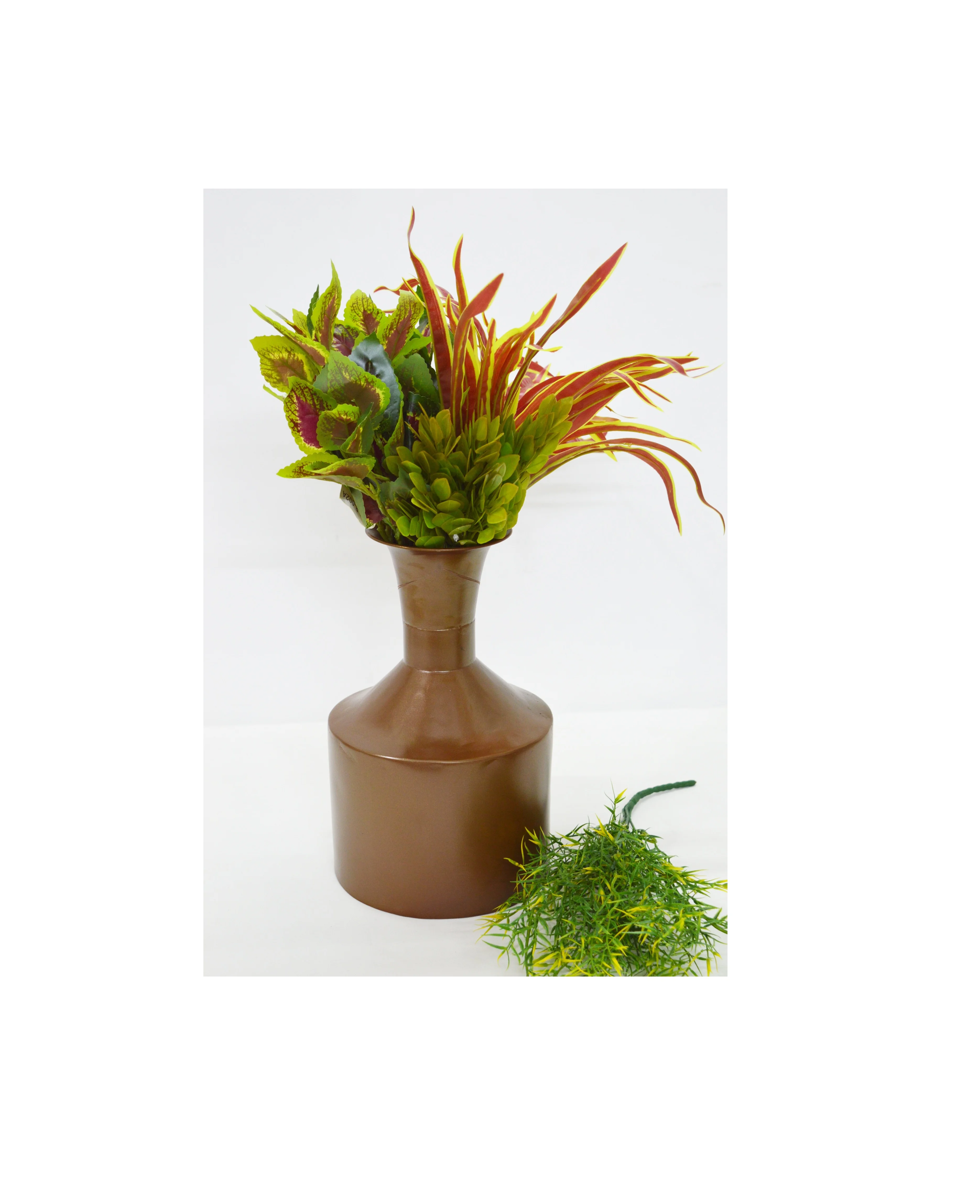Bronze Color Hot Selling Powder Coated Antique Color Nickel Plated Aluminum Flower Vase Luxuries Style Vase For Luxuries Home