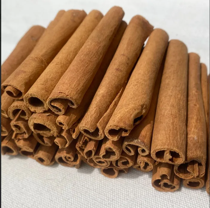 Bulk Strong Flavor Vietnam Cinamon Stick Hight Quality Spices Best Price Factory  in Vietnam 100% Pure Wholesale