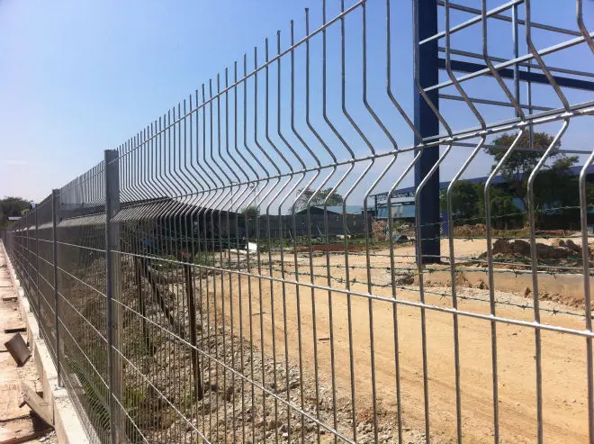 High Quality Metal V-Press 3D Galvanized Powder Coated Yard Garden Fence Panel for farm backyard playground
