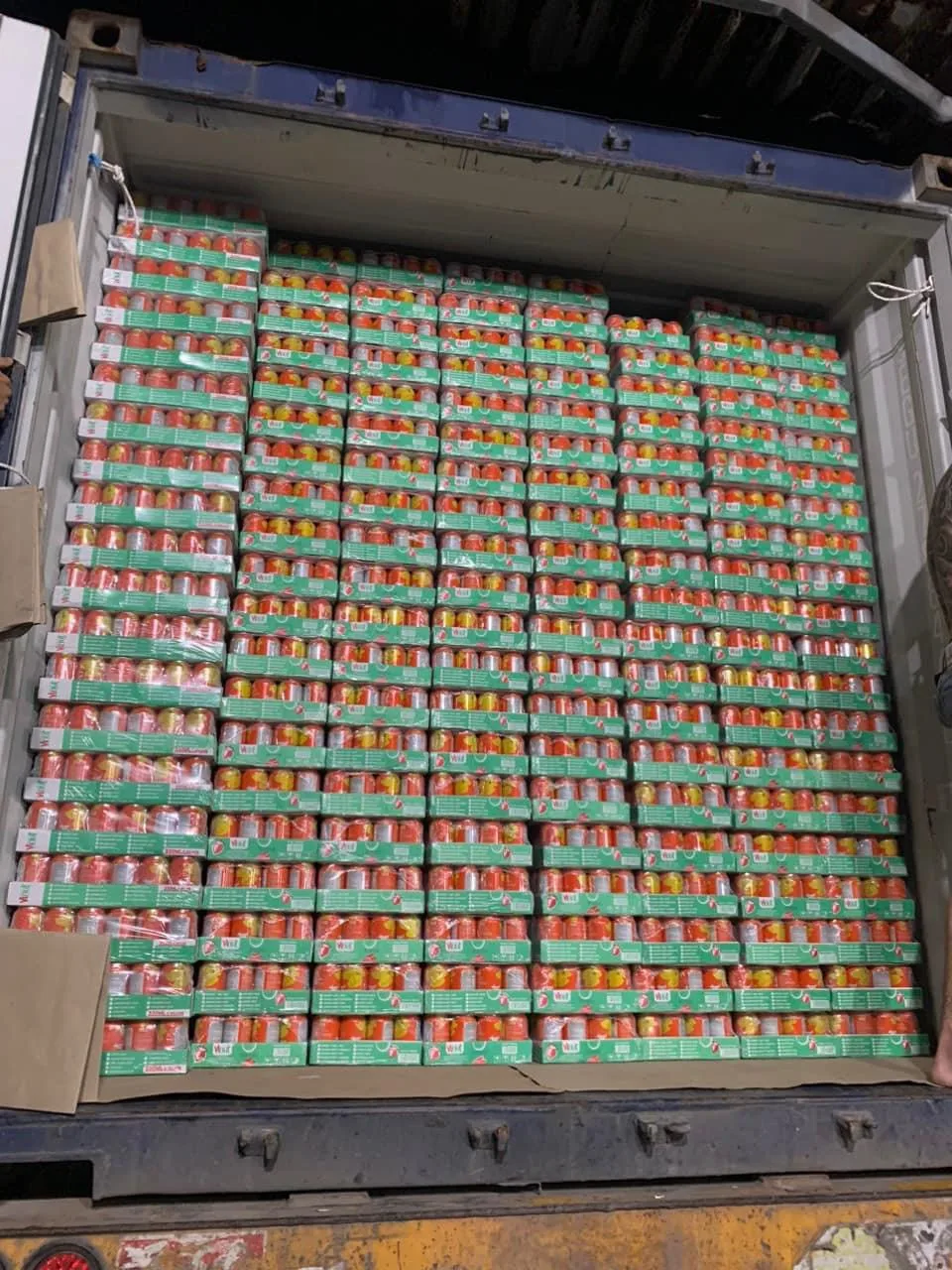 Оптовая продажа 400 мл Жестяная Банка кокосовое молоко для приготовления пищи с 12-14% без жира производство напитков Вьетнам частный