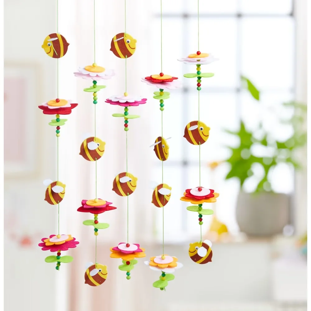 Amazon hot selling item Brand name Wooden Felt threading bees handicraft set for 5 chains  DIY Toy