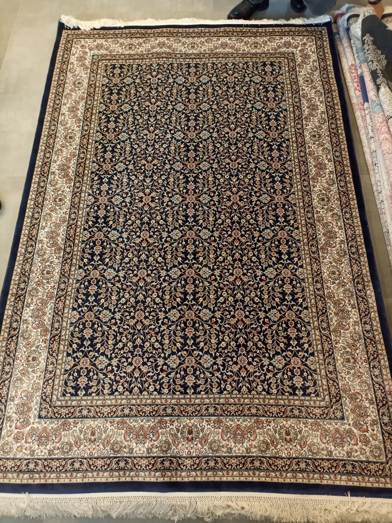 Area Rugs made silk viscose yarn