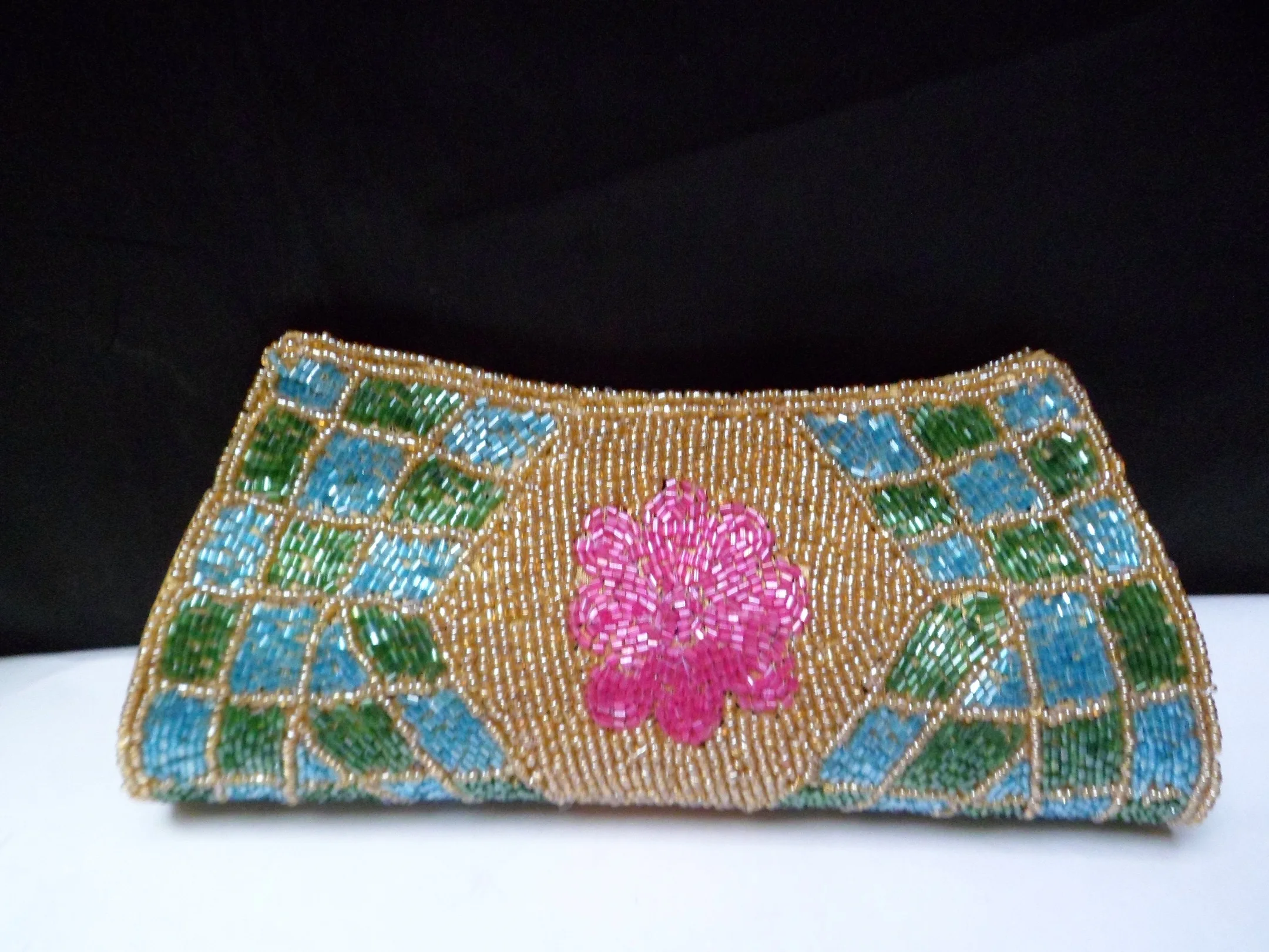 red Beaded Ladies Purse Bulk Supplier And Manufacture By Refratex India Made in India for Best Quality And Low Price