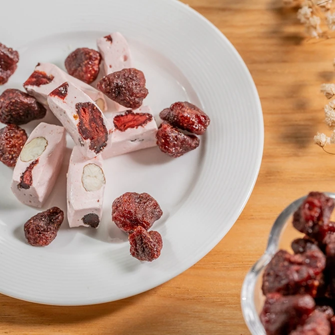 Factory Price Strawberry Almond Nougat Strawberry Flavour Semi-Soft Sweet Candy