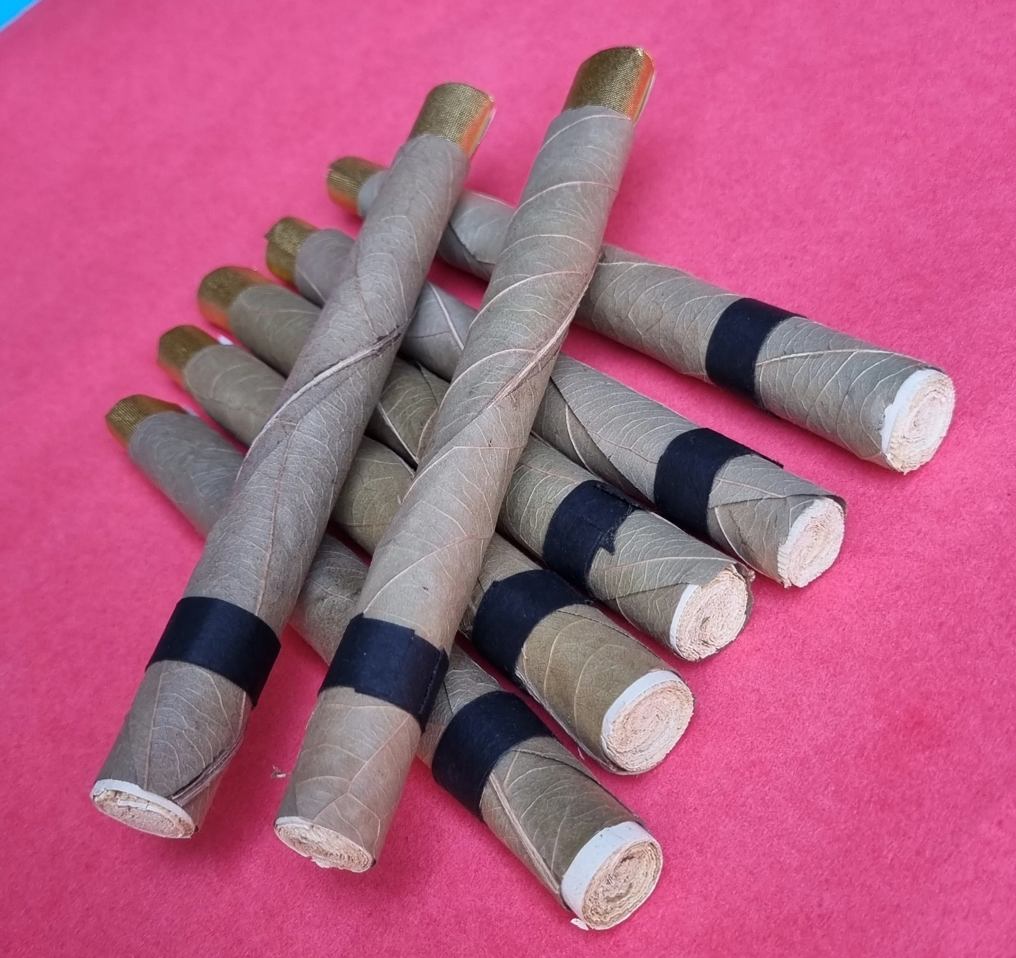 Golden Ebony King Leaf Rolls.jpg