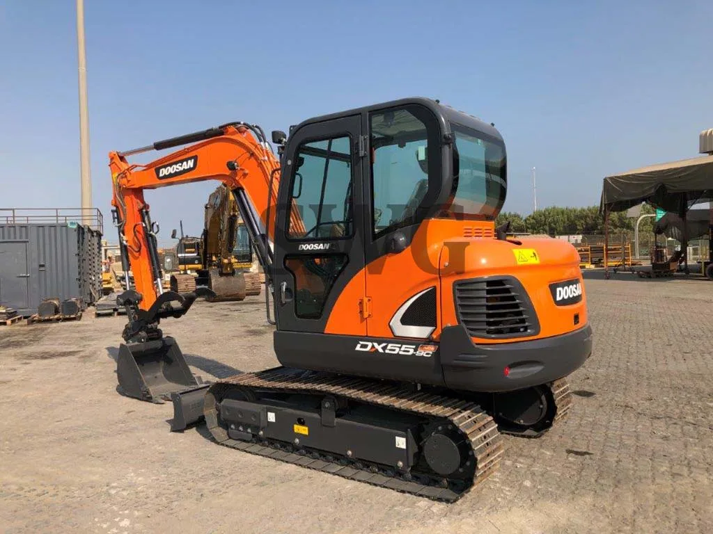 DOOSAN DX55-9CN строительный экскаватор