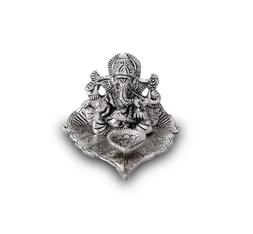 New Arrival Handmade Silver Plated Metal Leaf Shape Ganesha Diya 4 inch For Gifting and Home Decoration