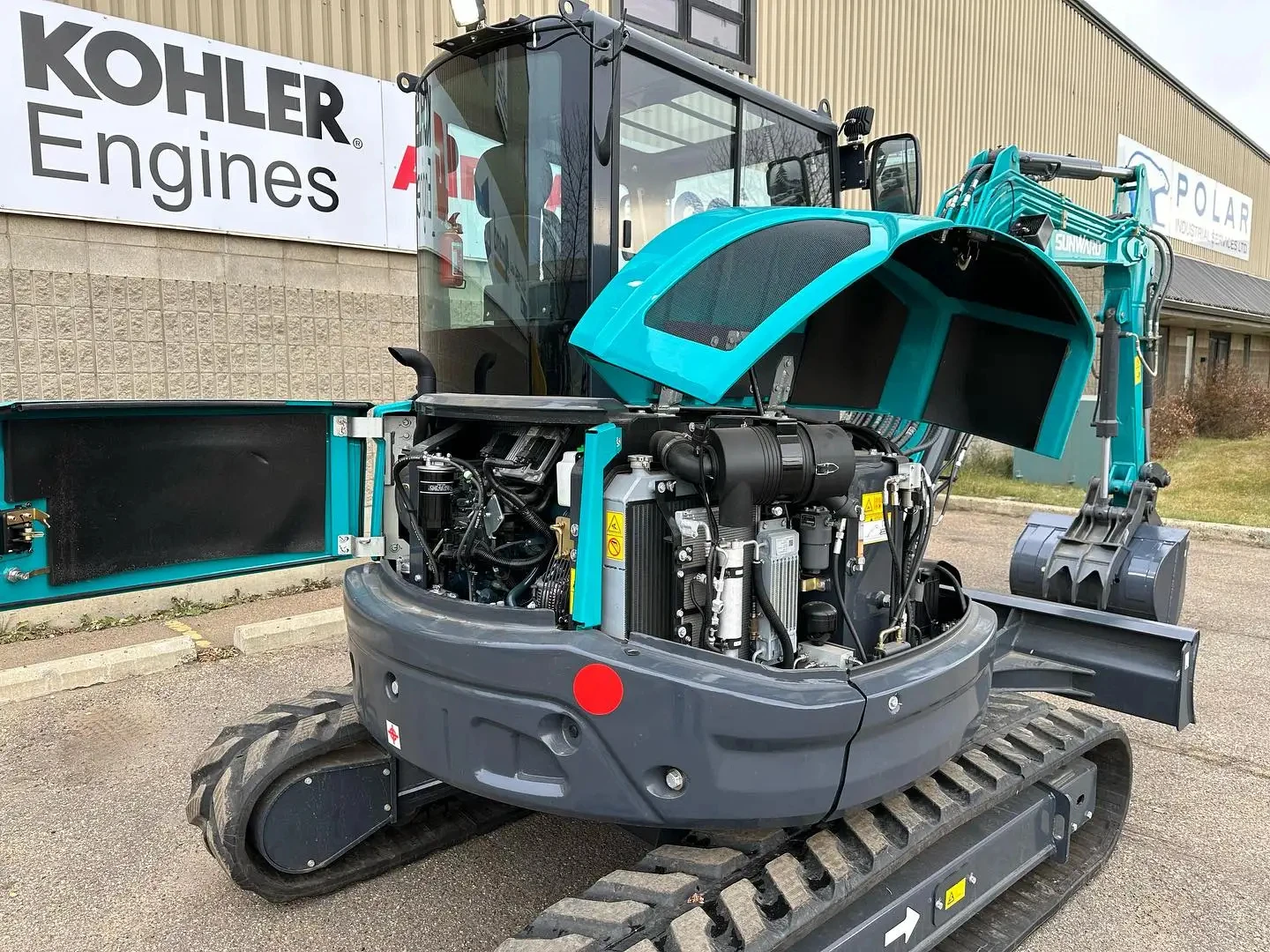 Ready to ship Sunward SWE60UF 6 Ton Mini Excavator Quality Core Components Included 10 Ton Operating Weight Great Value