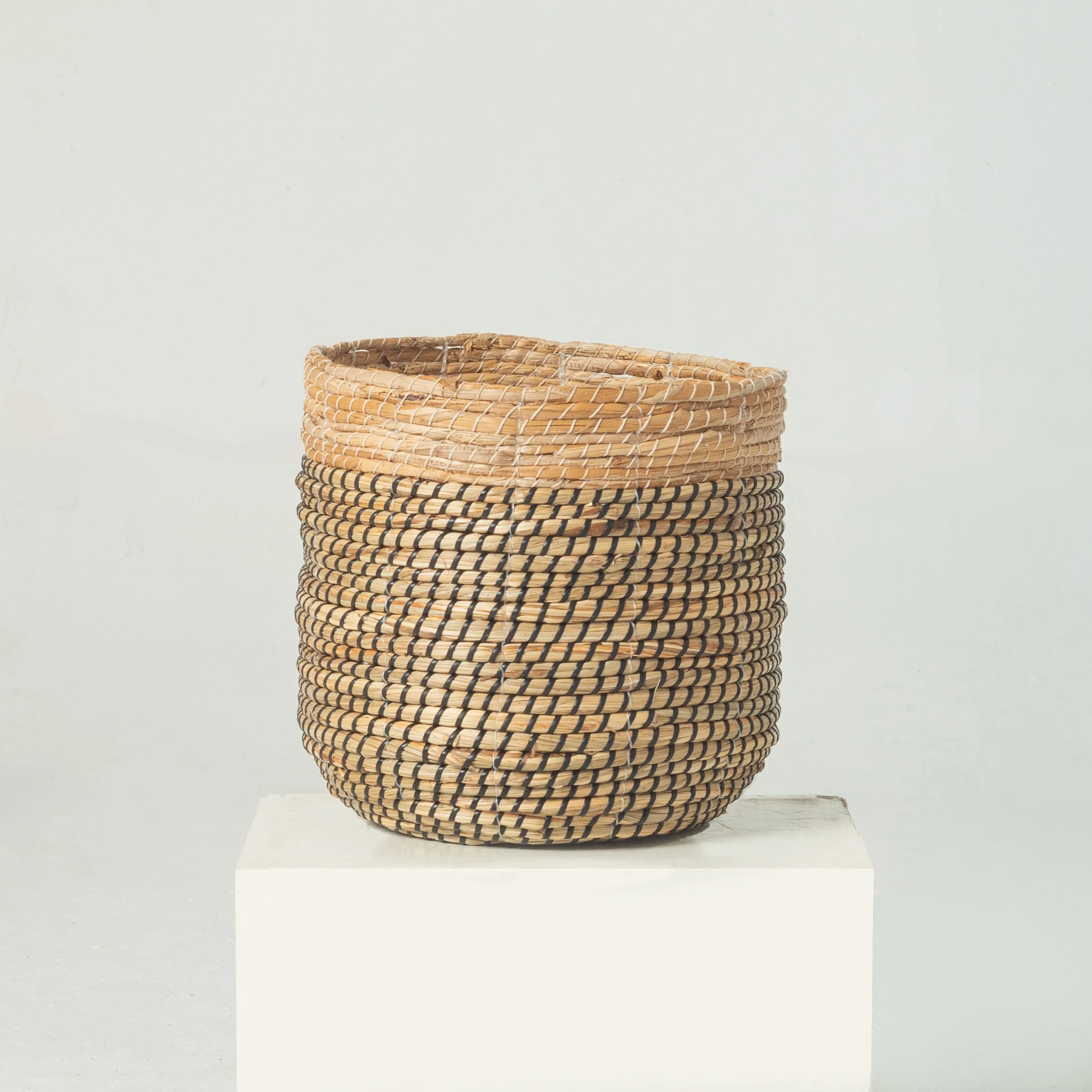 Seagrass plant basket/woven plants pots indoor basket planter with plastic liners/decorative wicker flower pot cover