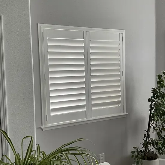 Modern Fashion PVC Plantation Shutters Interior Exterior Horizontal Blinds for Kitchen Windows Secure Louver Window Shutters