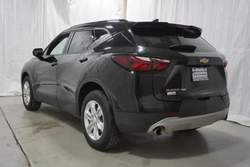 Лучшая цена достаточно подержанные автомобили Chevrolet Blazer AWD LT 4dr SUV w/2LT для продажи