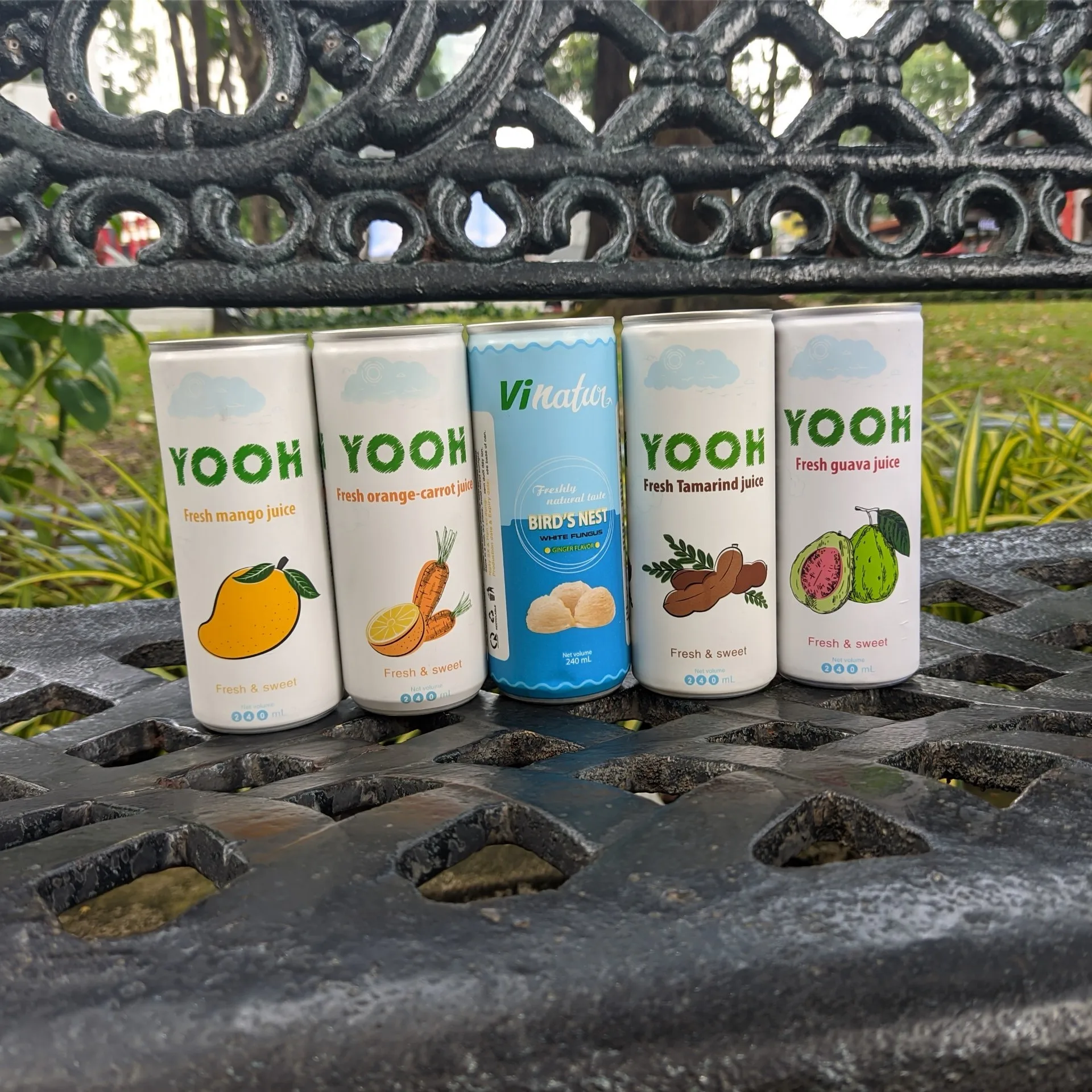 Aloe vera drink canned 330ml with pulp pandan leaves flavor great taste for wholesale