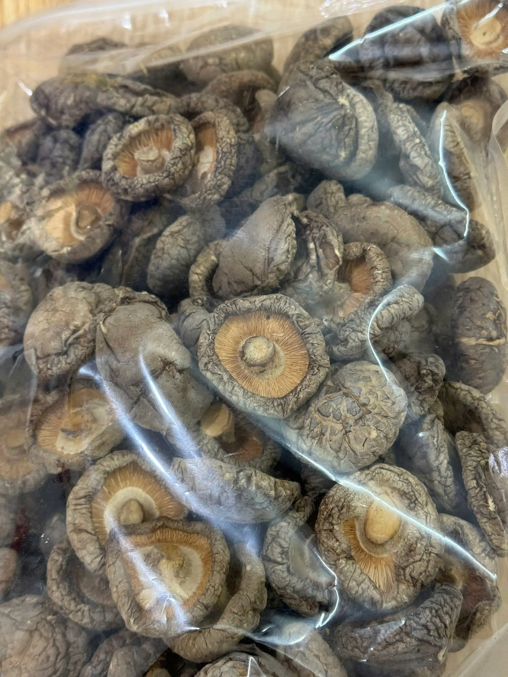 DELICATE and EARTHY SHIITAKE MUSHROOMS / ORGANIC CHOICE / GREAT VALUE / MADE in VIETNAM
