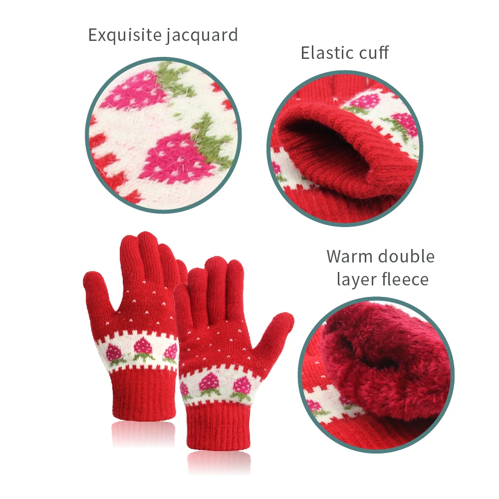 women knitted gloves