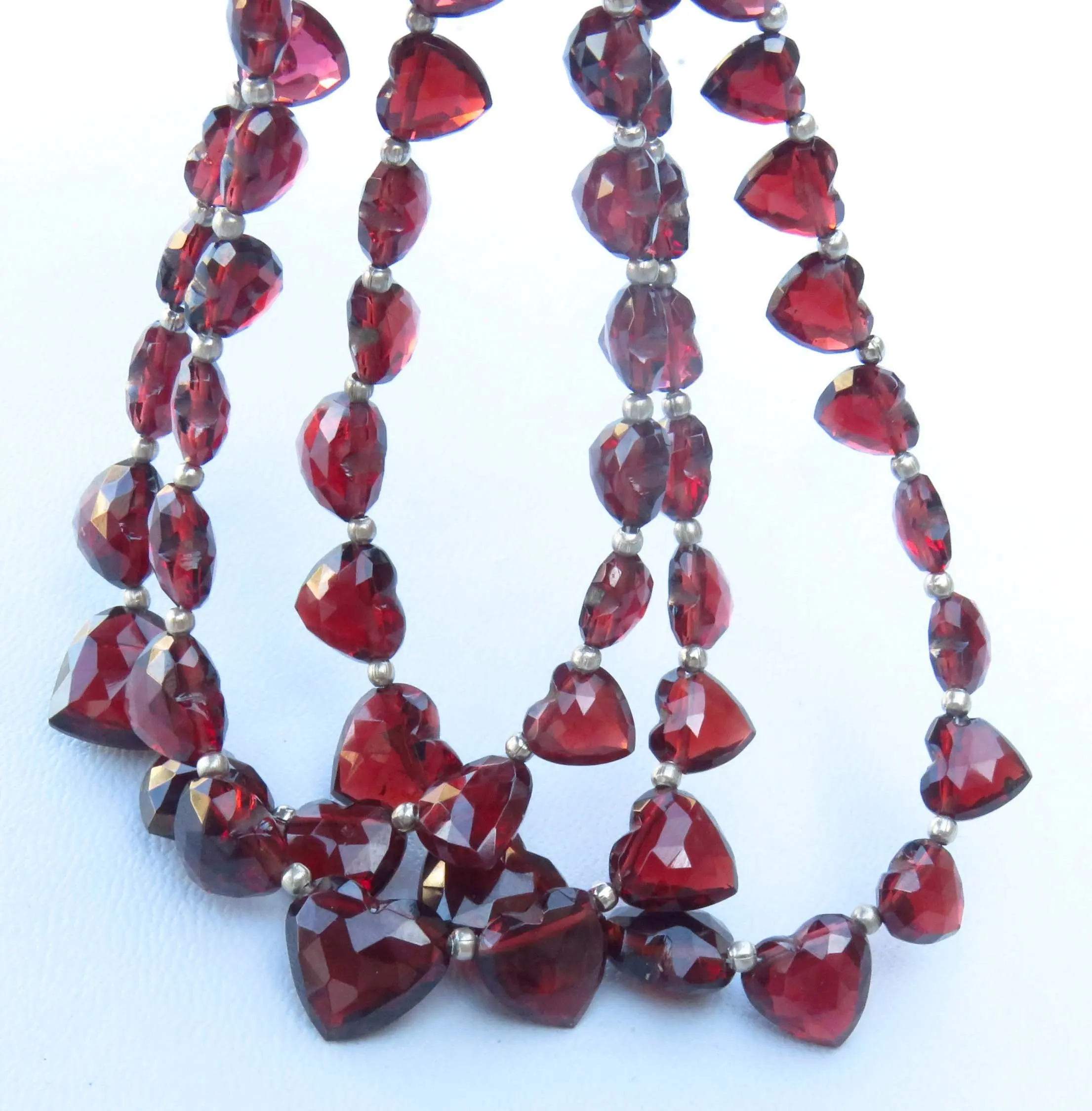 Best Seller Natural Mozambique African Garnet Heart Faceted Carved Gems Beads 7-9mm Cut Mineral Crystal Gemstones IGI Certified