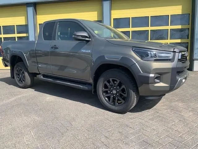 Для YOTA HILUX 2 8 D-4D 4x4 дополнительная кабина 2022 б/у
