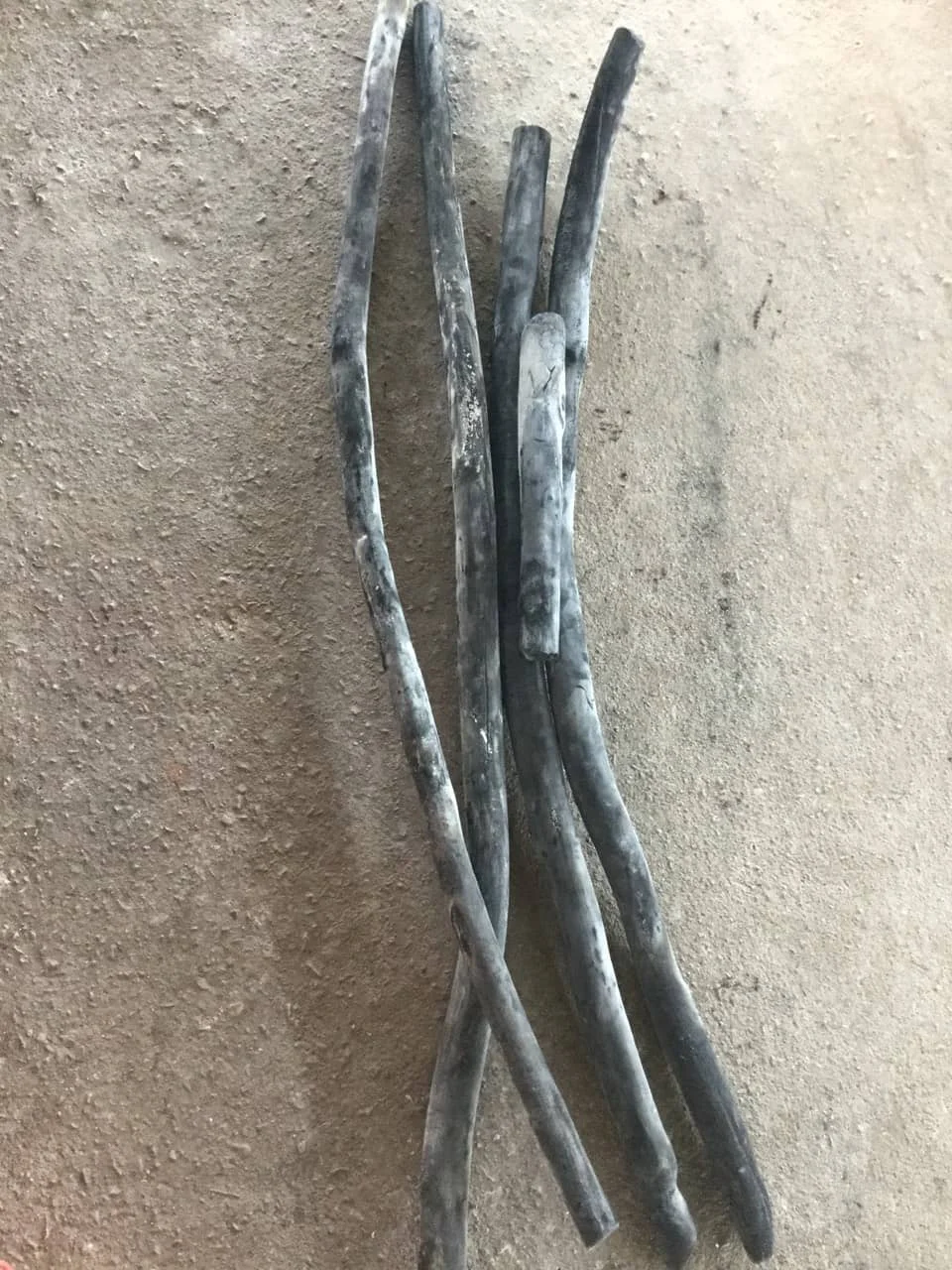 Lychee wood white charcoal binchotan customized size binchotan stick hard wood white charcoal from Vietnam