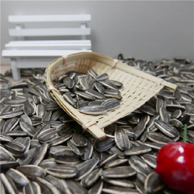Wholesale  Roasted Sunflower Seeds Sunflower Kernel Seeds Sunflower Melon Seeds