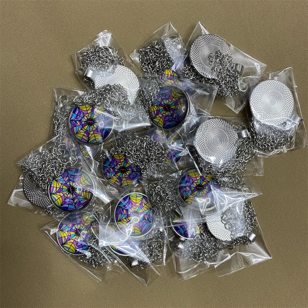 2023 American TV series wednesday adams custom necklace peripheral vintage pendant spider web necklace wednesday addams necklace