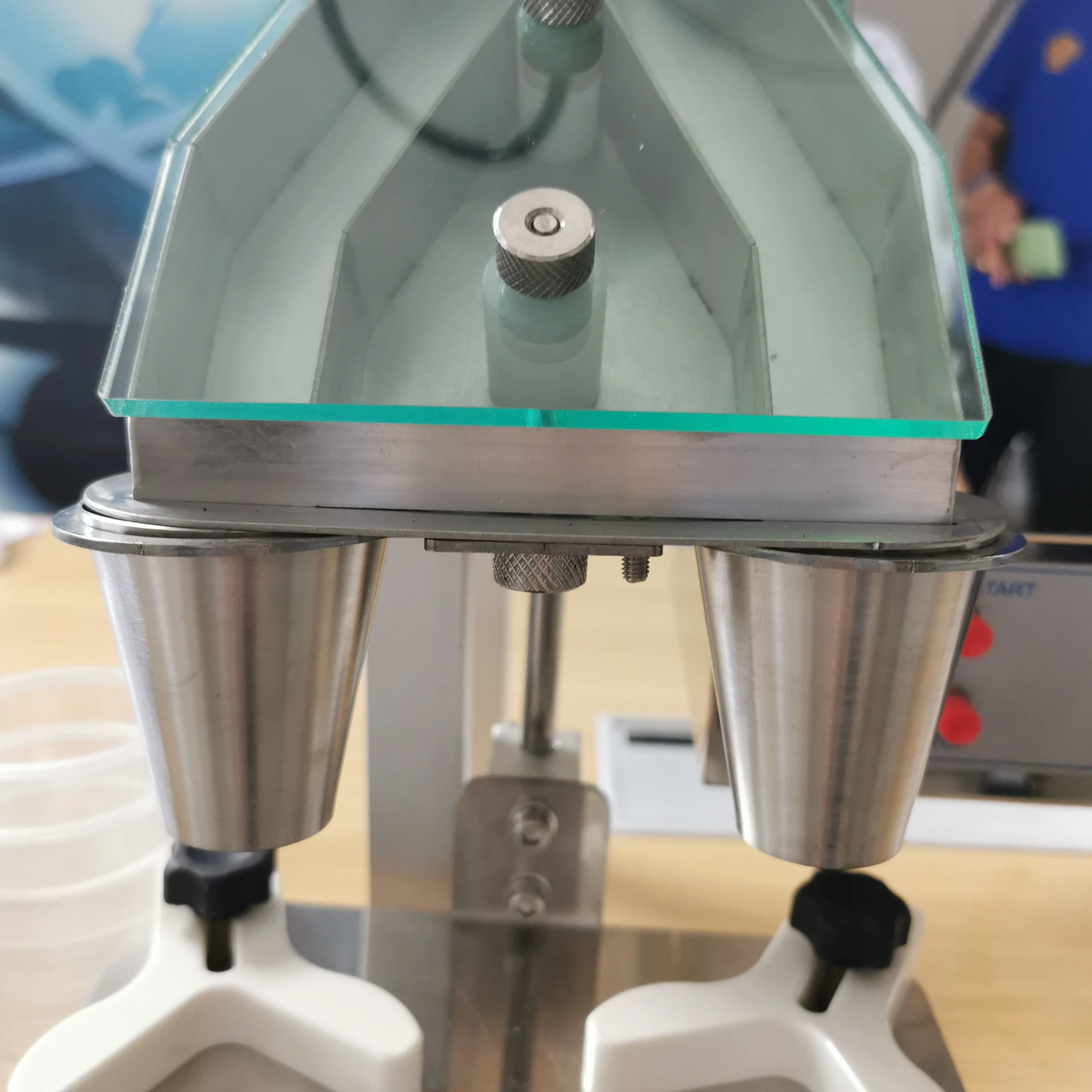 Desktop tablet counter machine pharmaceutical small tablet capsule pill counter soft gel counting machine price