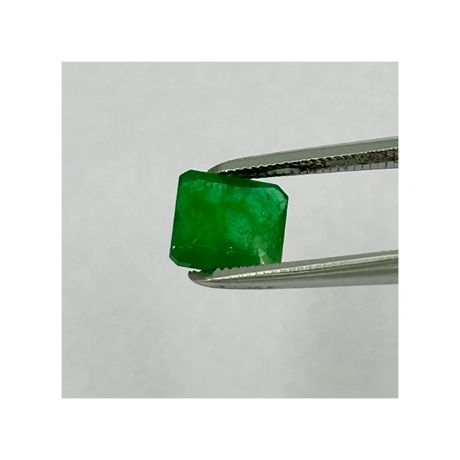 Superior 1.40 Carat Natural Emerald: A Gemstone of Extraordinary Beauty, Ideal for High-End Jewelry Creation