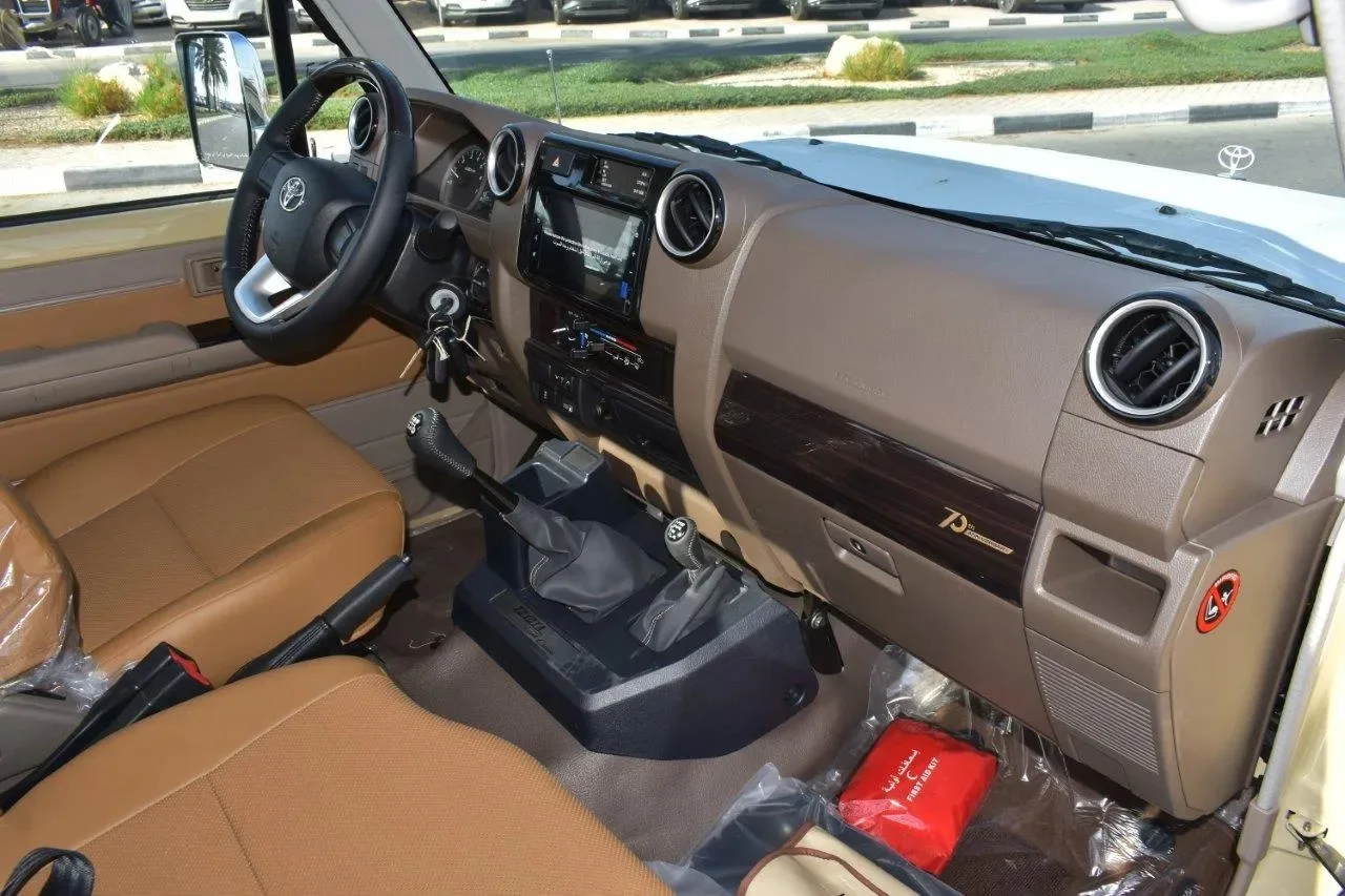 Center Console Gear box storage box with 2USB or without USB charger and cup holder for FJ70 FJ75 FJ79 LC Pickup New Land Cruise