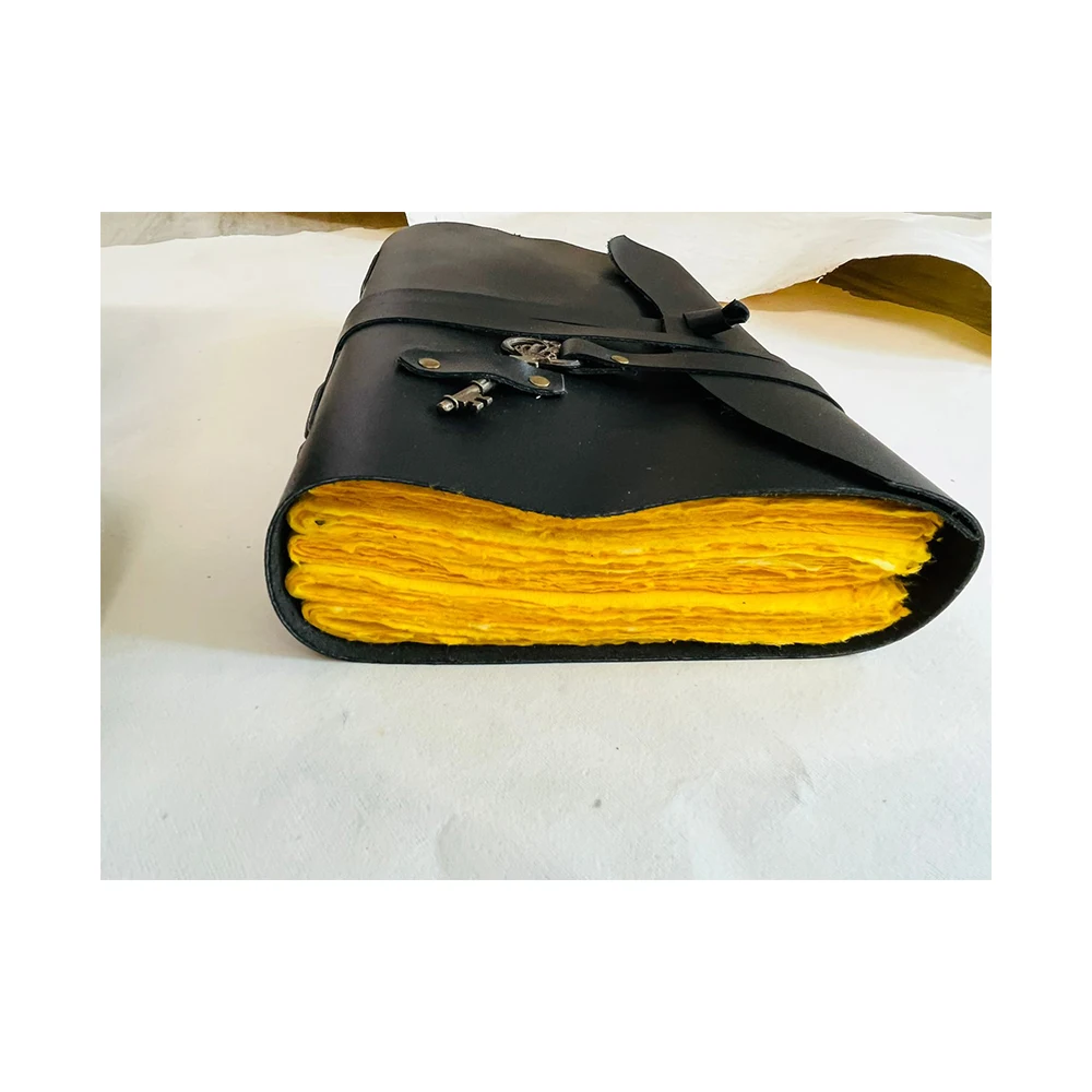 Wholesale Black Journal Vintage Hardcover Diary Antique Handmade Cotton Yellow Papers Writing Journal Notebook with Key