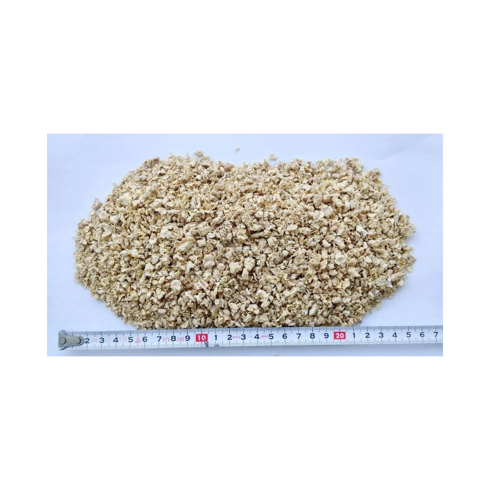 Poultry Feeds Manufacturers Crushed Grained Corn Cob Meal For Animal Feed Vitamin Mineral Premix For Fish Feed