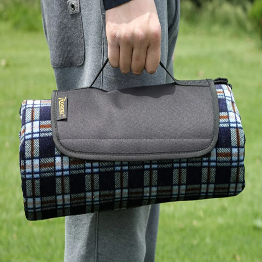 china mamufacutre wholesale cheap 100%polyester foldable outdoor fleece prid waterproof travel camping plaid picnic blanket mat