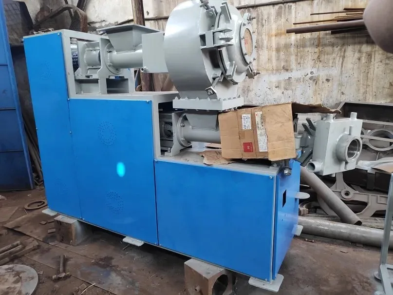 Finest Quality Plodder Machine For Bar Soap Mild Steel Made Vacuum Duplex Plodder For Sale  At Lowest Price