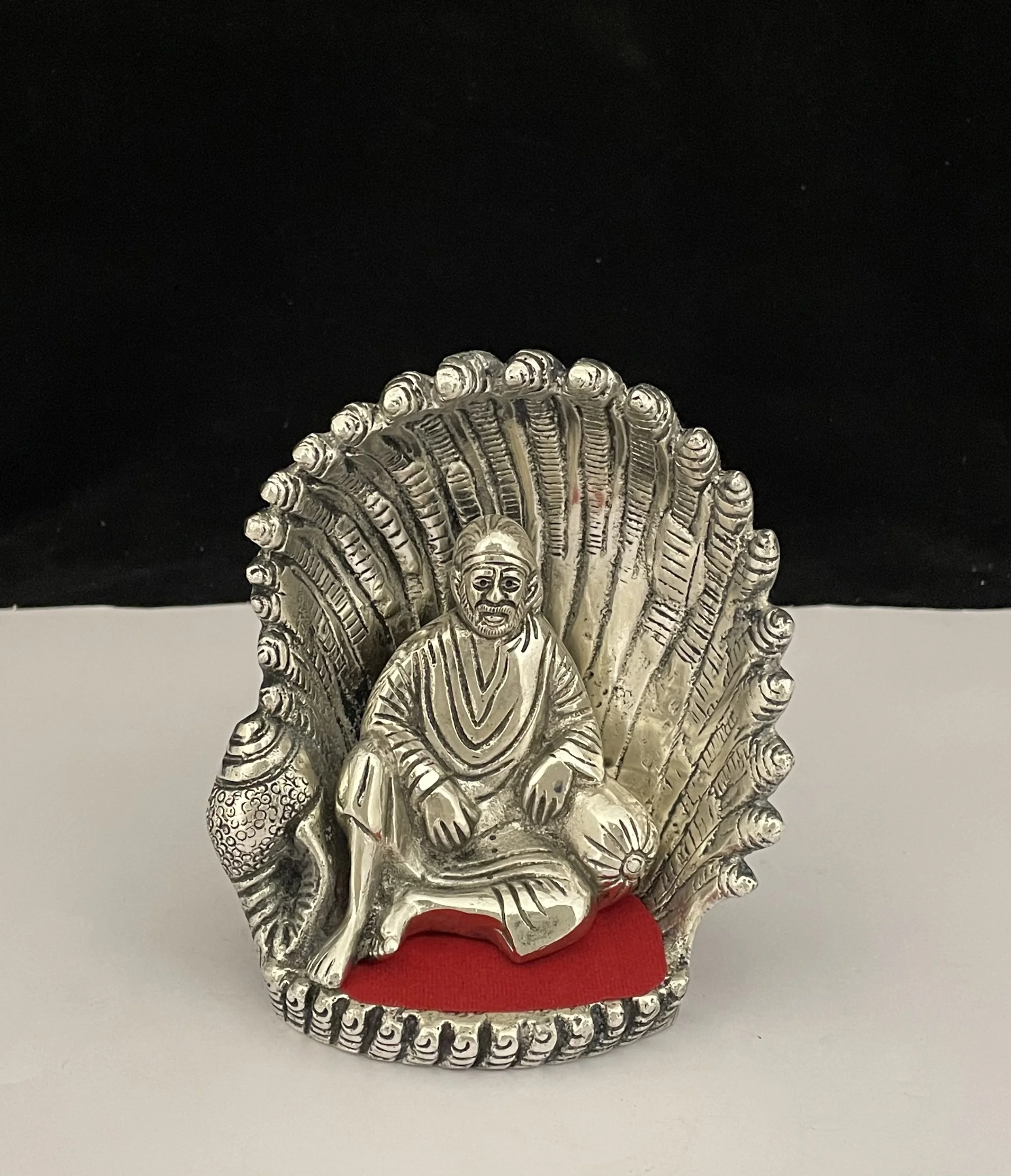Indian Hand Crafted Showpieces Sai Baba Setting In Seep Statue For Home Decoration Office Desk God Idol For Gift