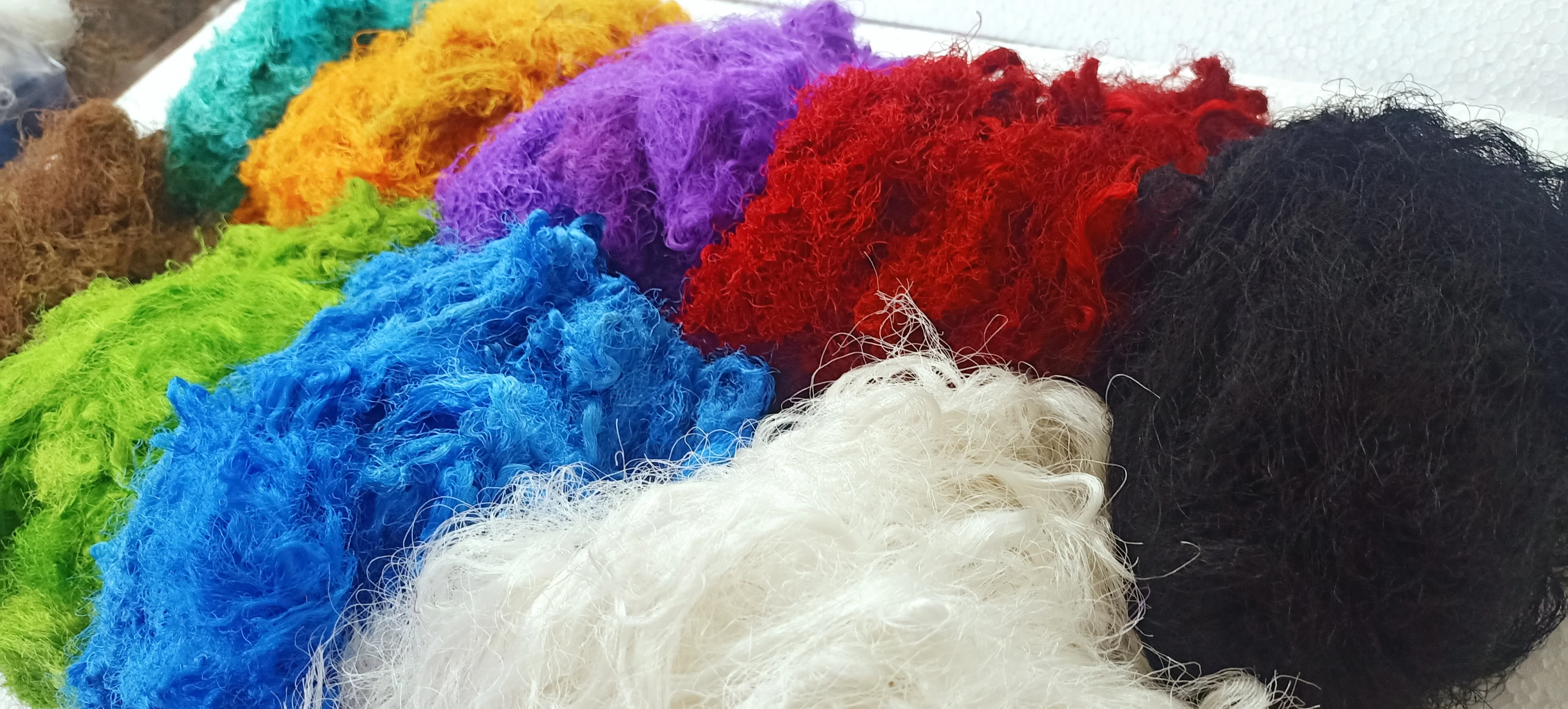 custom made dyed single solid colored sari silk waste fiber made from recycled sari silk waste ideal for textile spinners