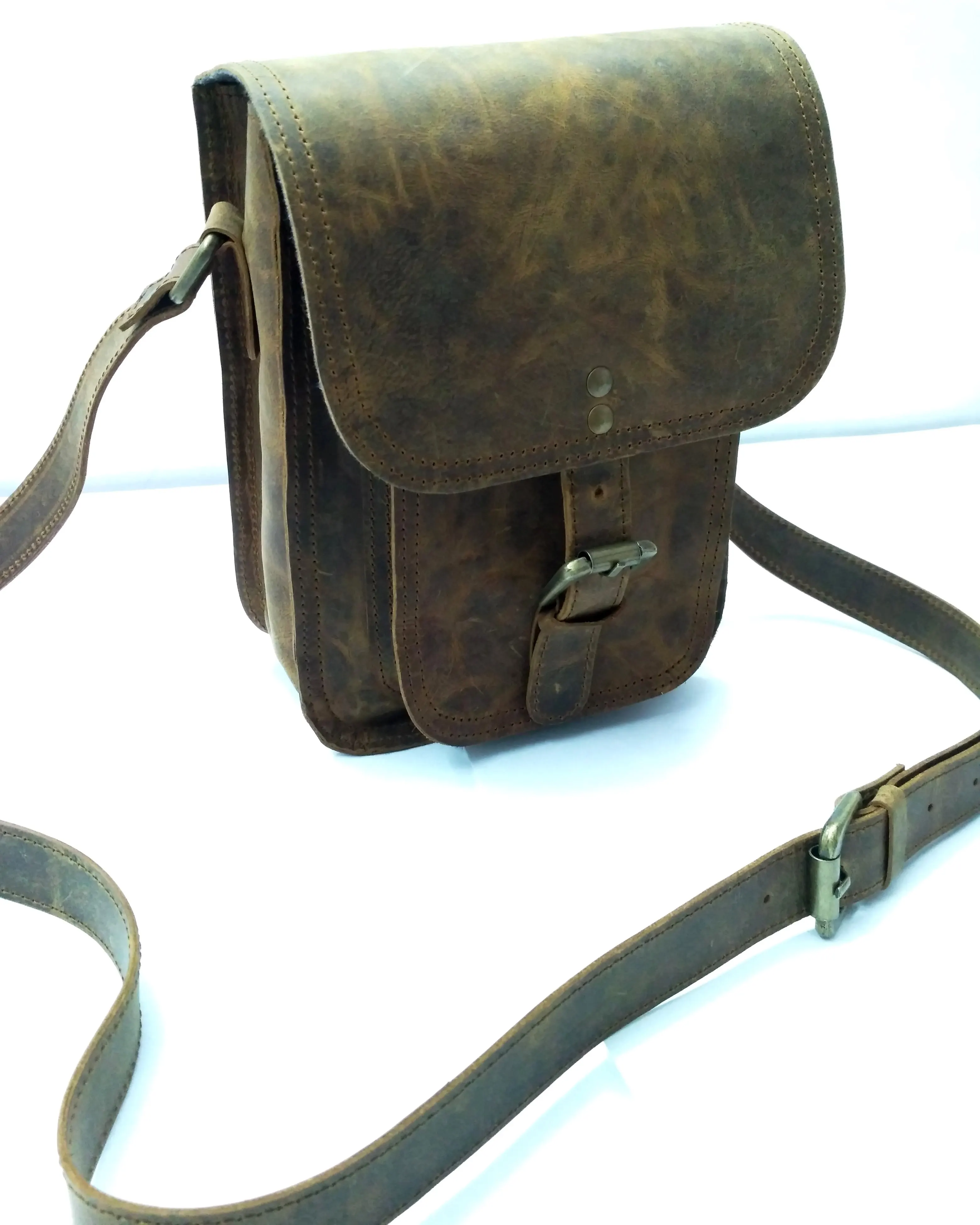 Vintage Stylish Buffalo Leather Shoulder Crossbody Sling Bag Men Women Small Buckle Closer Customized Bags for Daily use