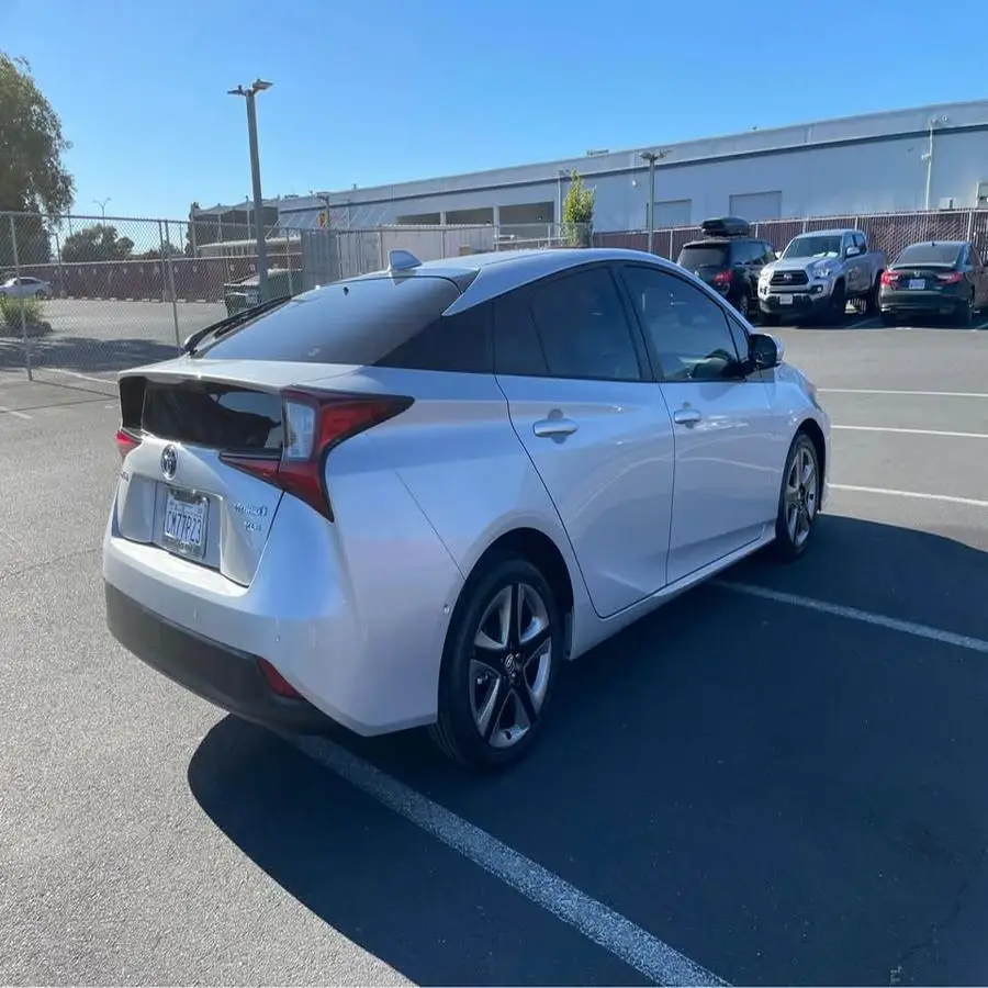 Купить свежий и чистый Подержанный Toyota Prius автоматическая Дешевая цена на максимальную скорость оптовый заказ доступен сейчас для продажи