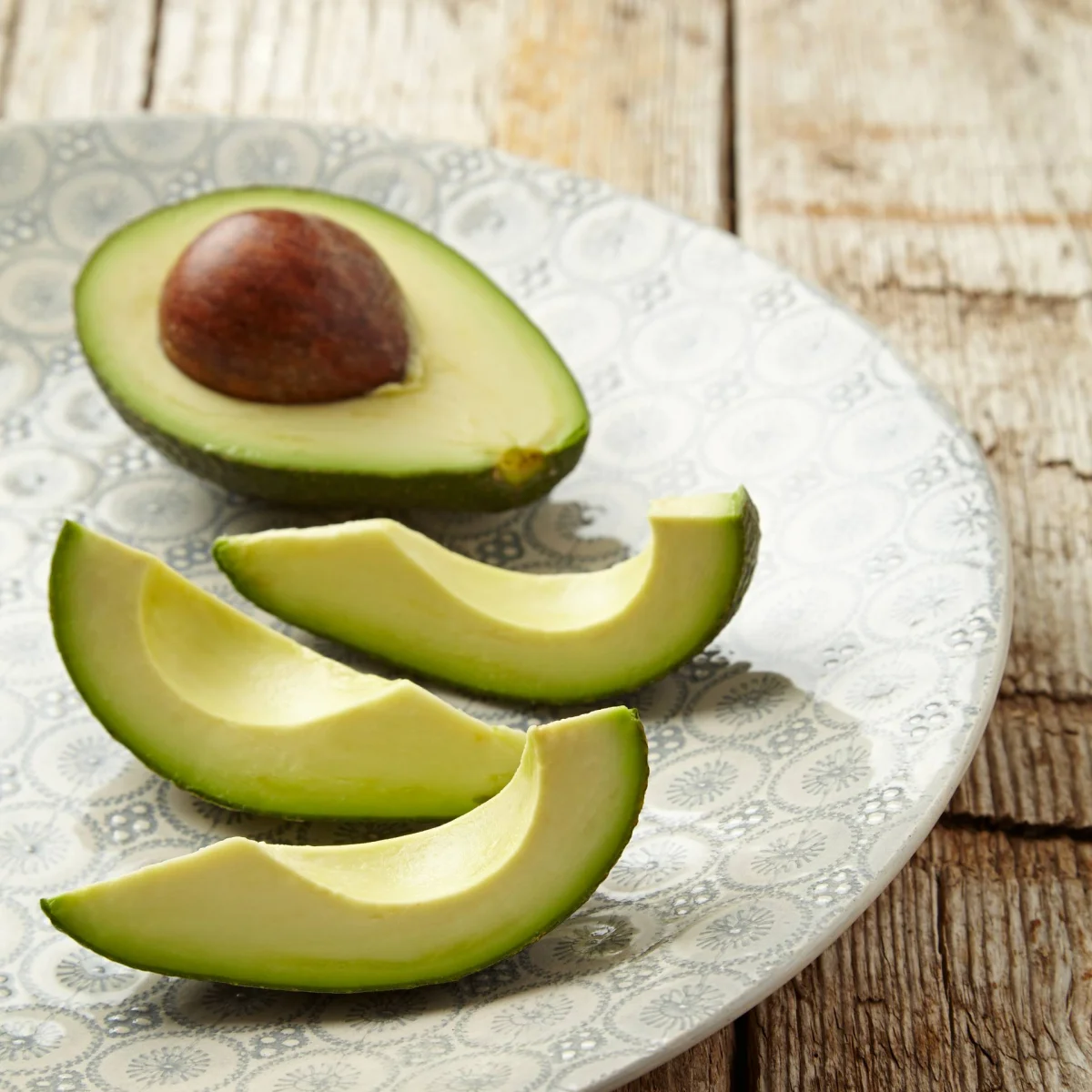 IQF Frozen fruits with 100% premium grade for wholesale tropical fruit frozen Vietnam avocado sale 2022