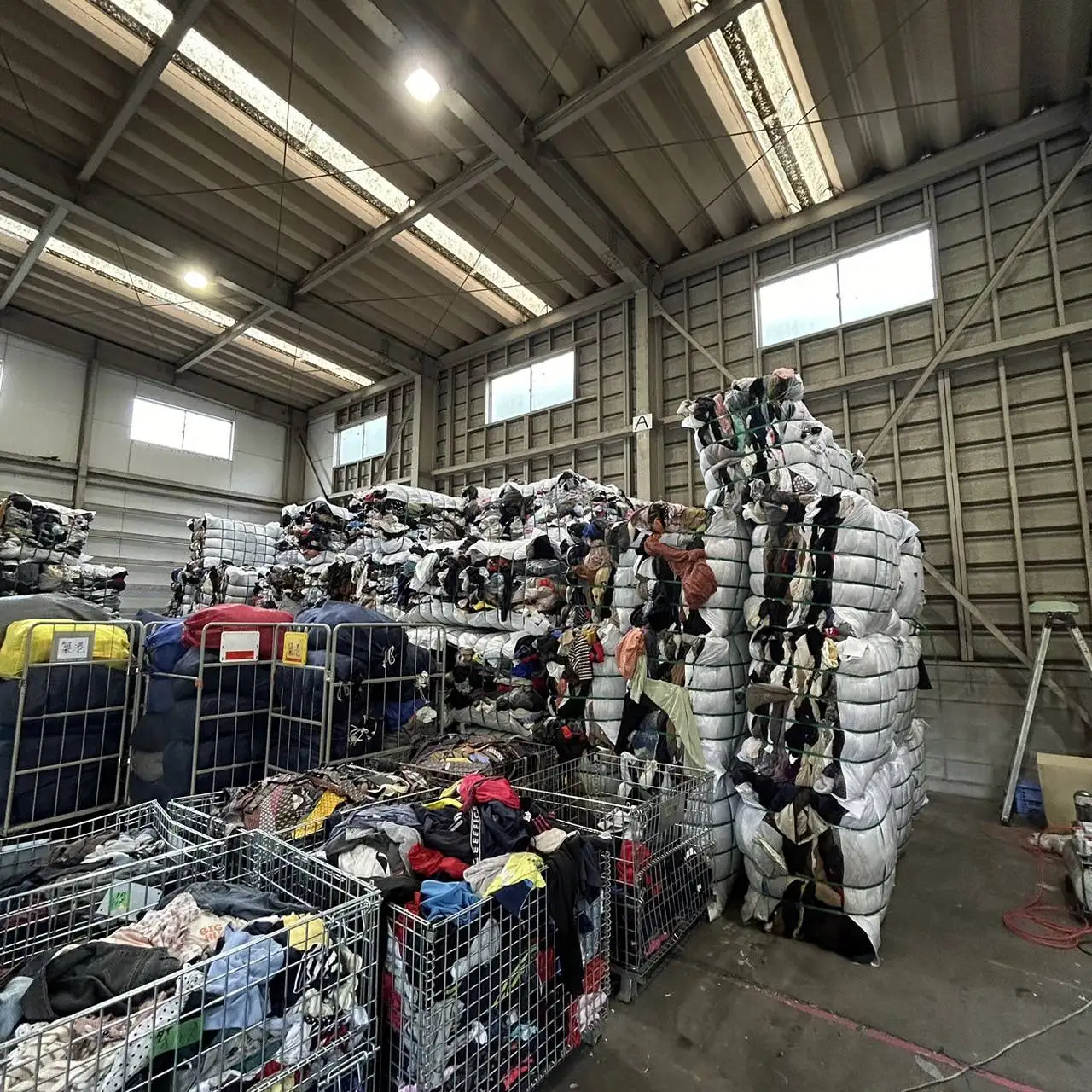 container Premium Wholesale Branded High Quality Bulks Men Women bale Japan Used Clothing Exporters used clothes container