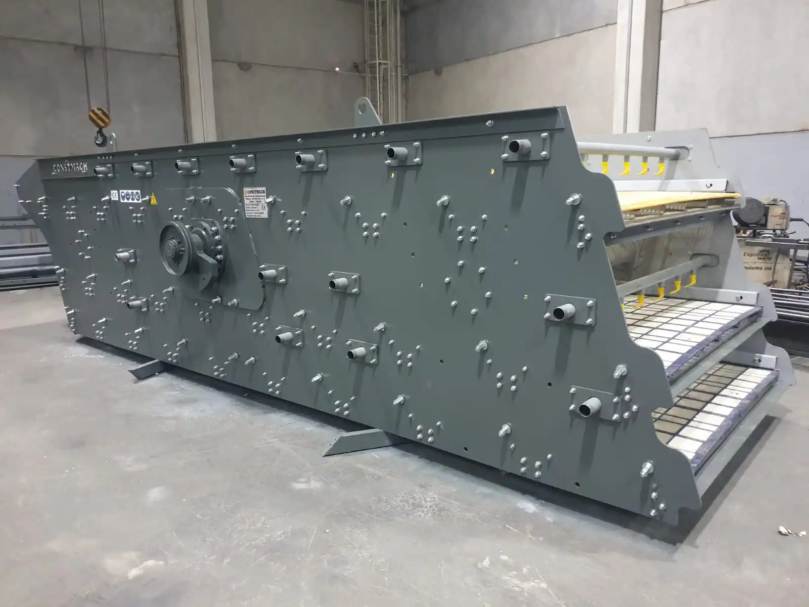 200-250 Tph 2 by 5 Meters 4 Sieve Engineers Available to Service Machinery Overseas Circular 18.5 Tons CONSTMACH 10 Years Turkey