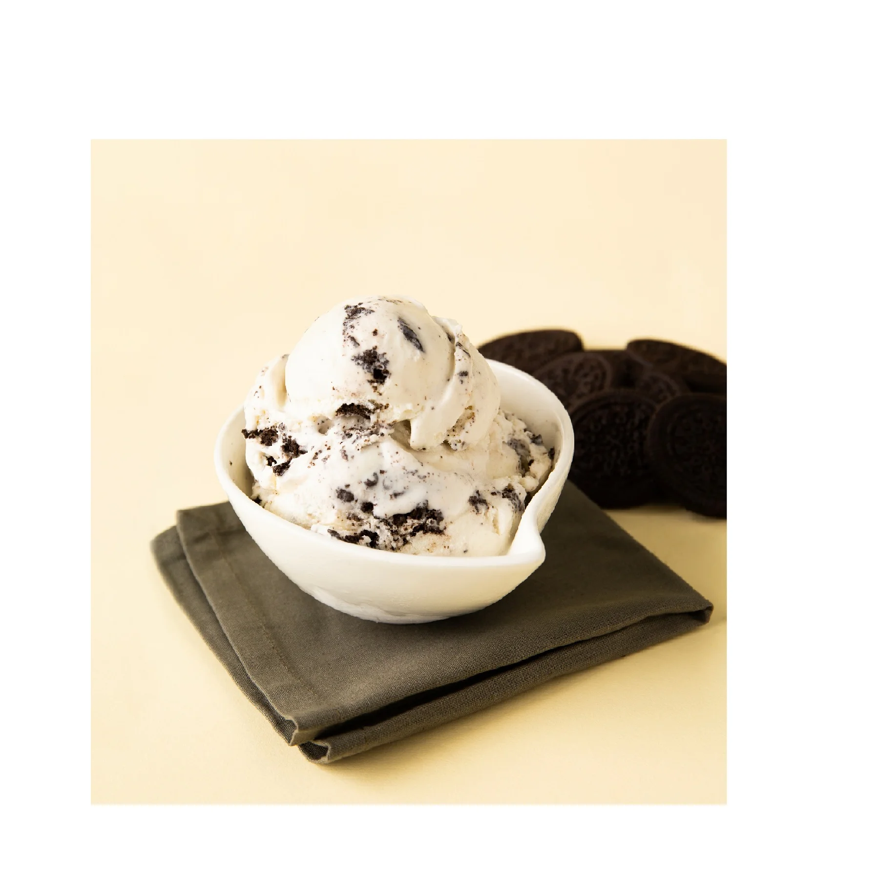 EOM 16oz Pint Crunchy Cookie Rich Vanilla Sweet Taste Low Fat Smooth Frozen Handcrafted Classic Cookies & Cream Ice Cream