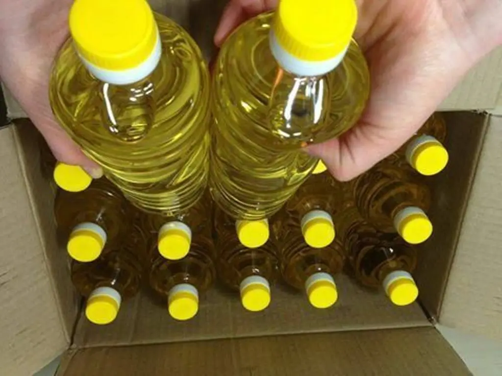 ROYAL CUSINE Edible Cooking Refined Corn Oil for Sale Yellow Bulk Packaging Organic Color Origin