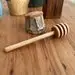 Wholesale Customized LOGO Natural Wooden Dispenser Honey Spoon Honey Dipper Sticks for Honey Jar IMPERIAL CRAFT