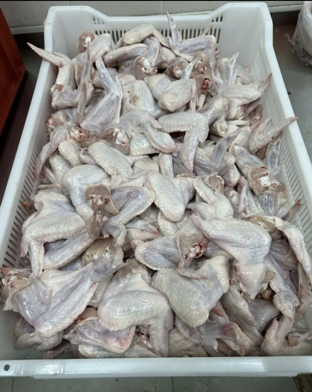 Frozen chicken wings