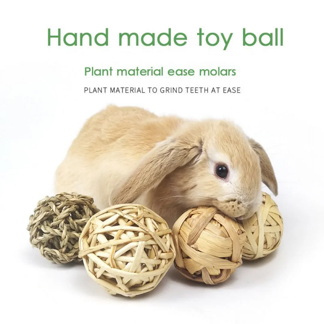 Rabbit Toys Natural Wooden Hamster Bunny Chew Toys Small Pet Guinea Pig Toys Grass Rattan Balls for Wholesale
