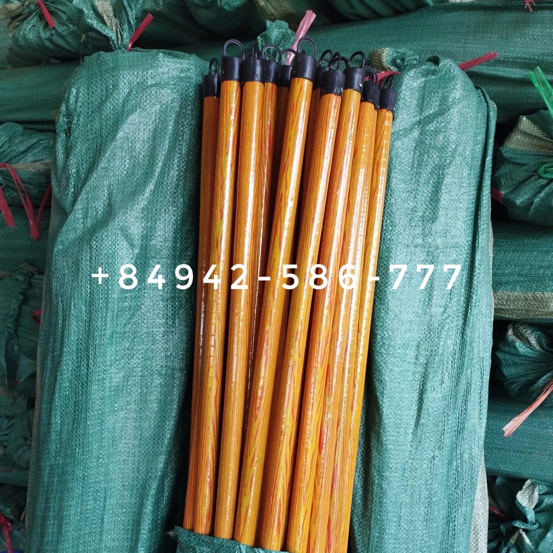 Manufacturer Brooms from Viet nam Cleaning Wooden mop handle broom stick price for sale Size 120cm * 2.2cm