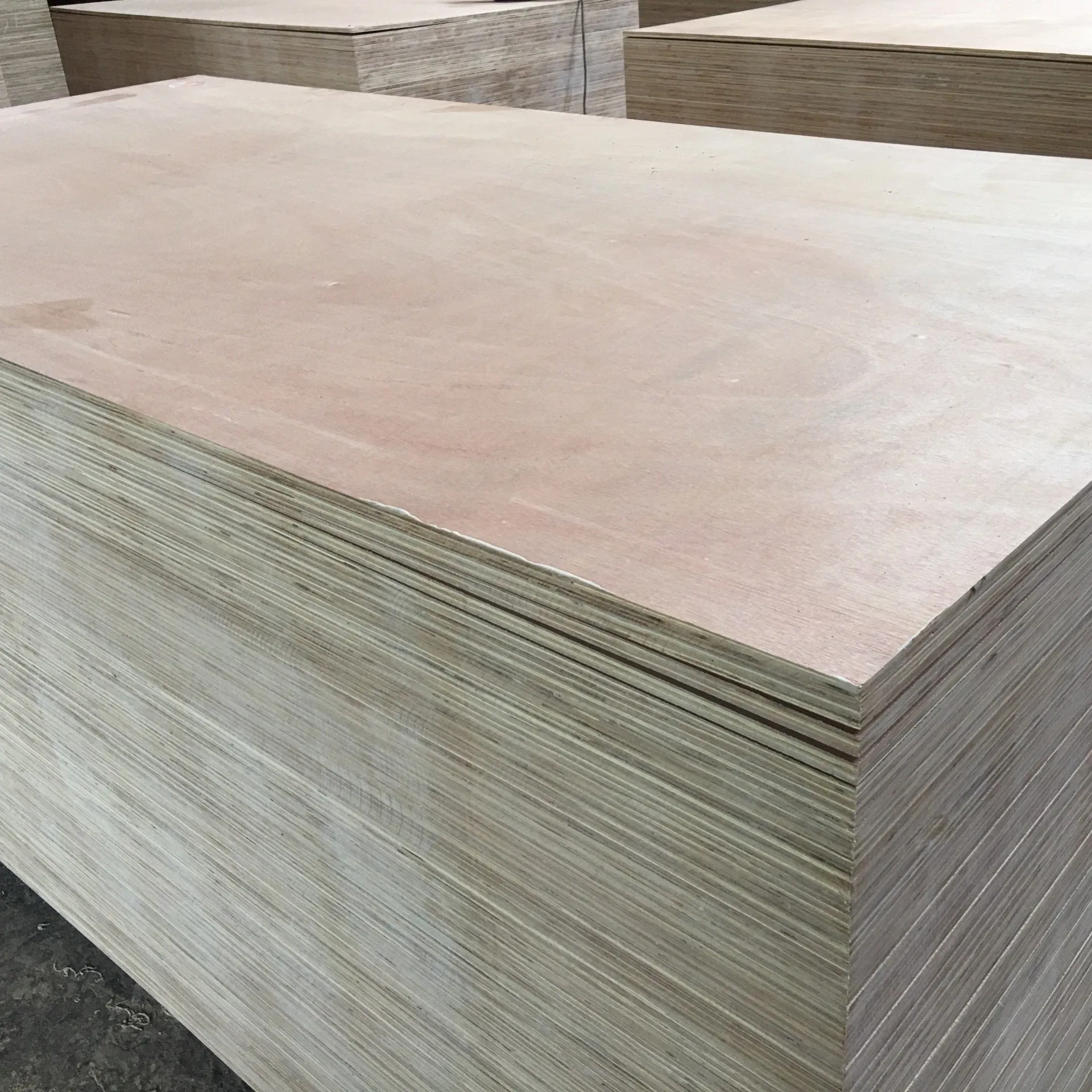 Commercial Okoume Face Plywood in Furniture Construction Plywood Sheet 4x8 Plywood Cheap Price From Vietnam Factory VINACAMON