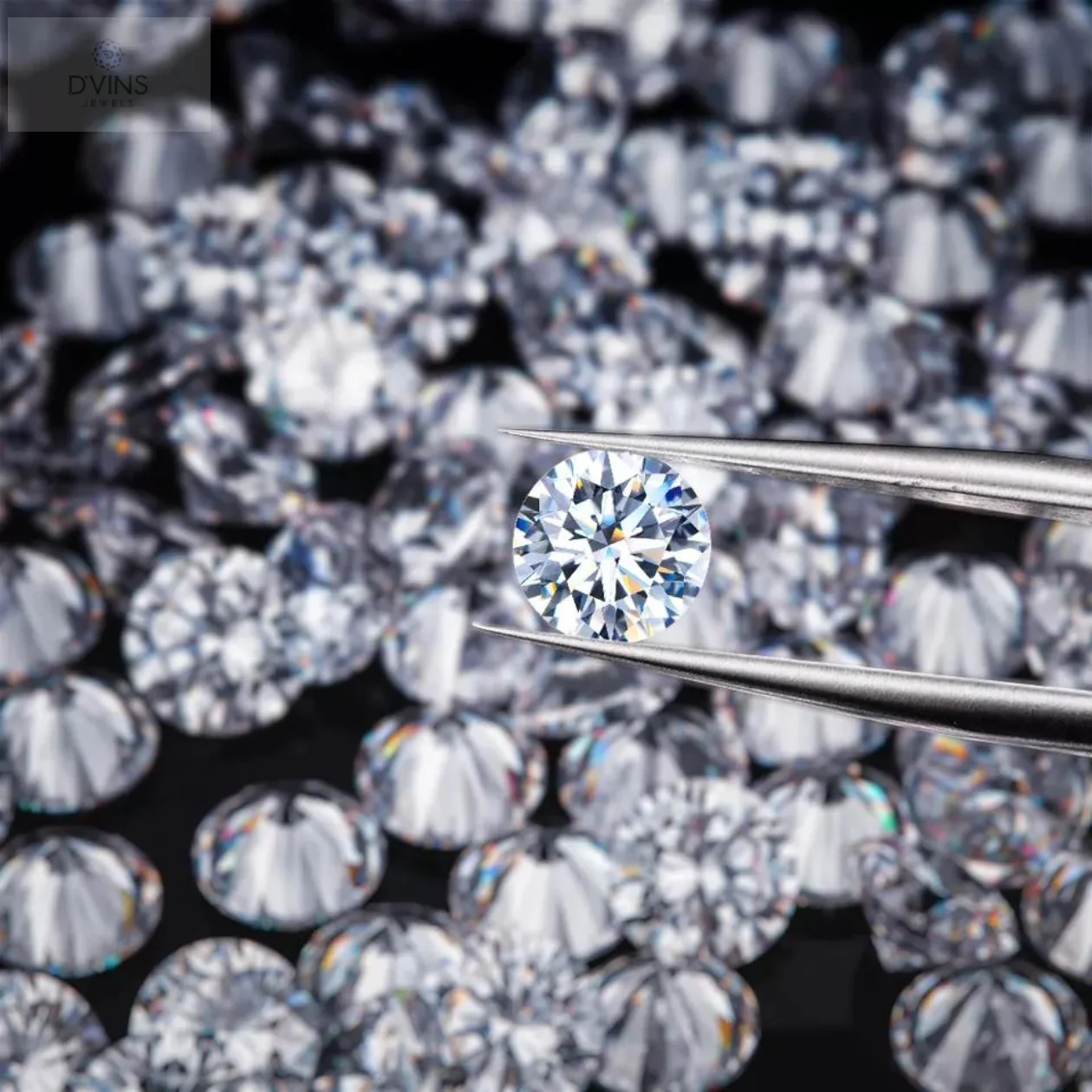 Natural Loose White Diamonds VVS2-VS1 Clarity GH Color 1.25 to 1.8 MM Melee Diamond Polished White Round Cut Diamond Parcel