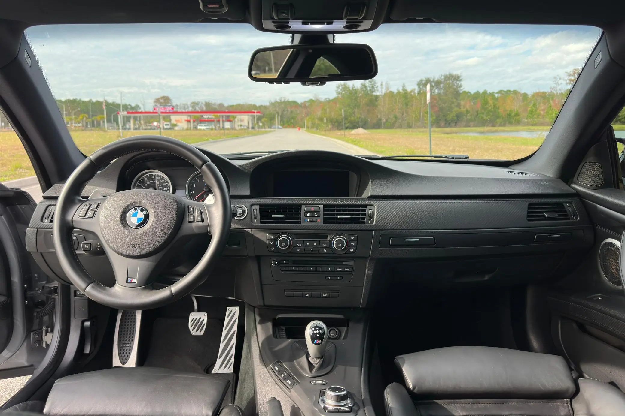 2013 BMW M3 комплект для соревнований горячее использование купе с гидравлическим рулем кожаное сиденье задняя камера ручная коробка передач электрическое топливо