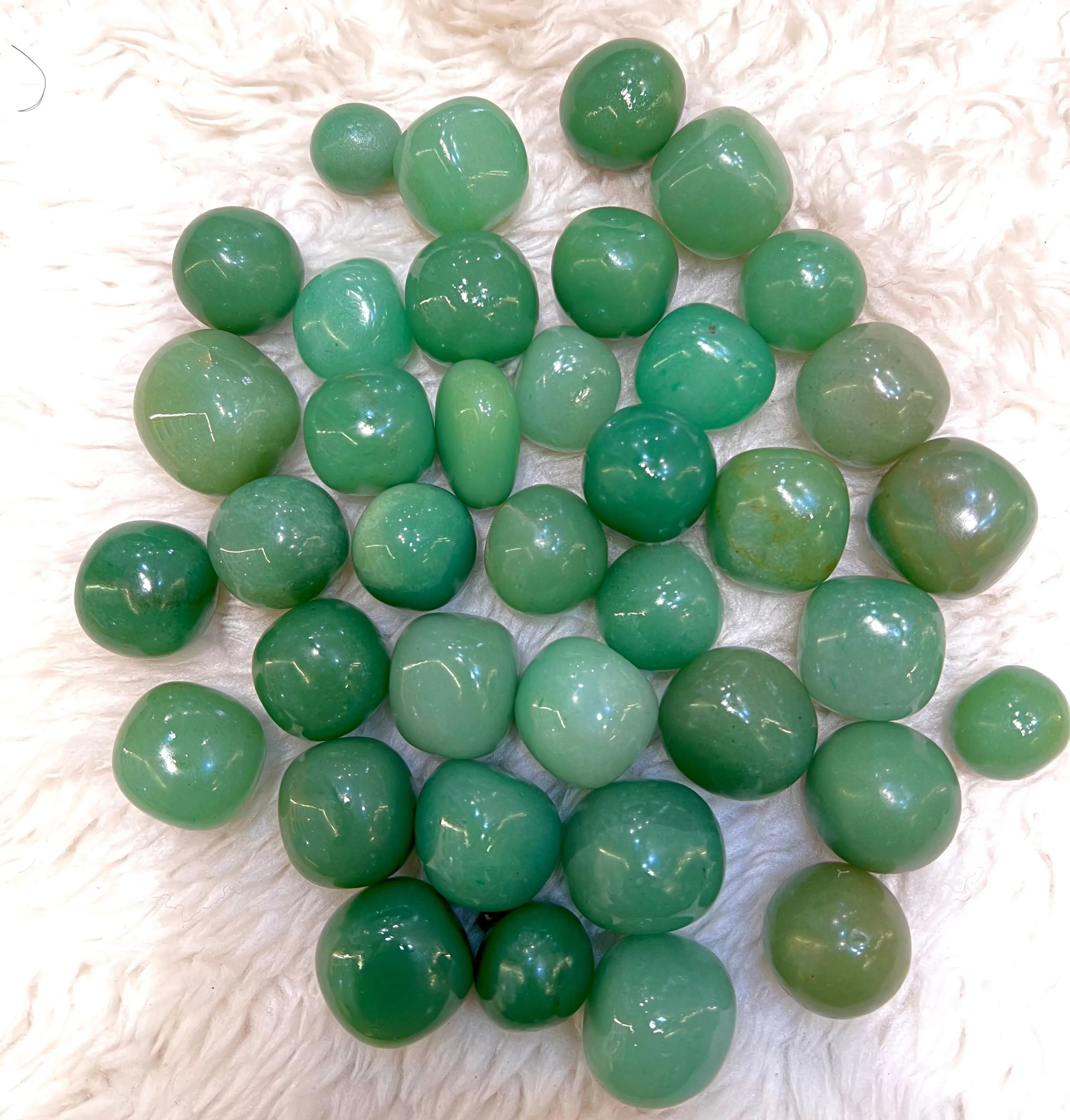 Standard Quality Natural Green Aventurine Tumbled Stone Wholesale Polished Chakra Healing Crystal Tumble Stones For Home Decor