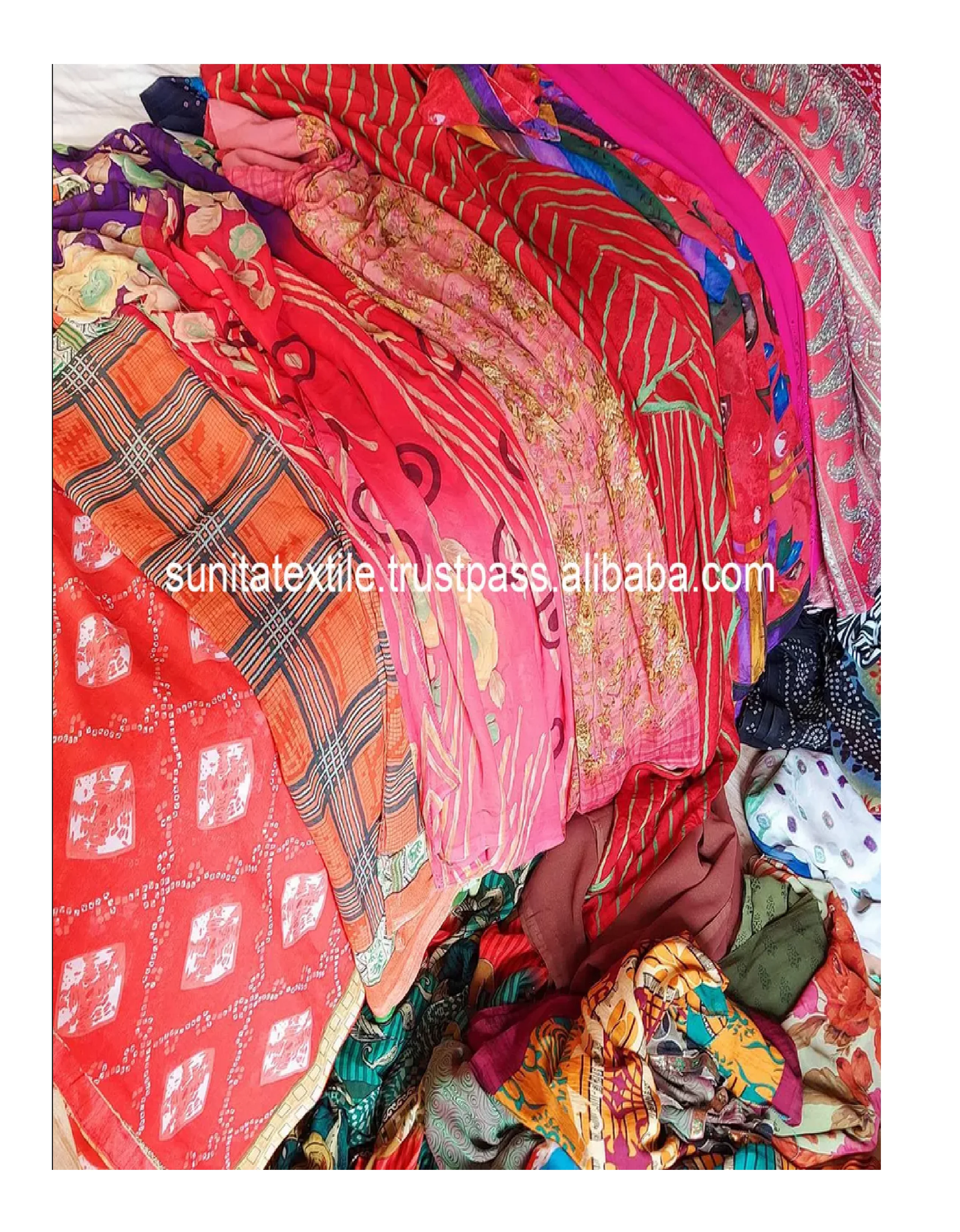 Indian Vintage Traditional 5 Yard Crepe Silk Pajamas Nightwear Sleepwear Long Dress Craft Recycled Used Crepe Silk Sari Material